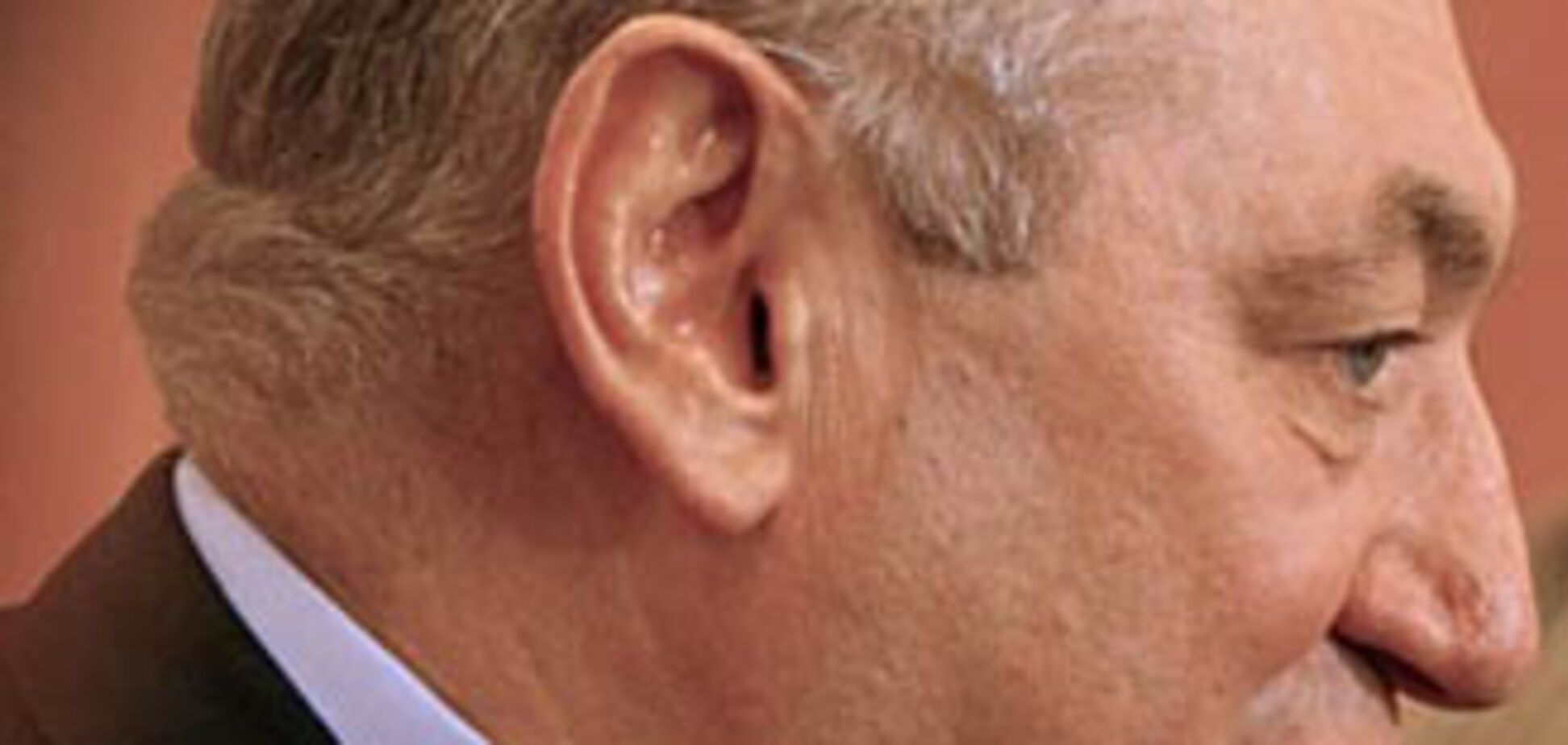 В кабинет Гурвица рвутся милиция и СБУ