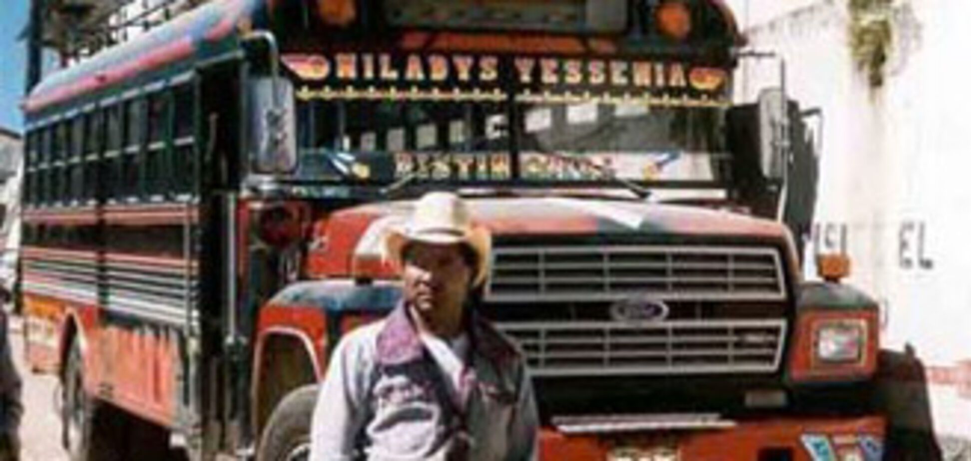 Кровавое ДТП в Мексике: бензовоз раздавил автобус с людьми