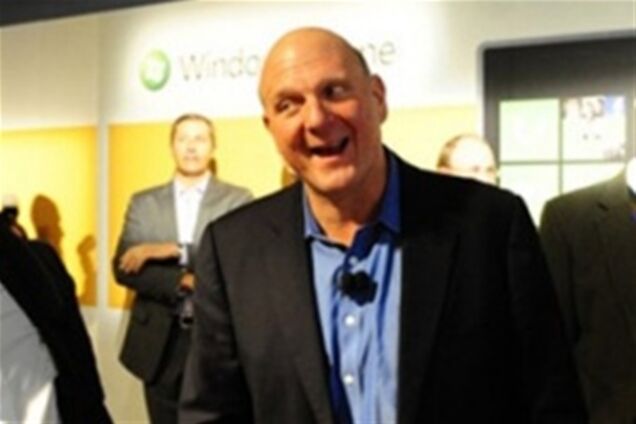 Глава Microsoft распродал свои акции