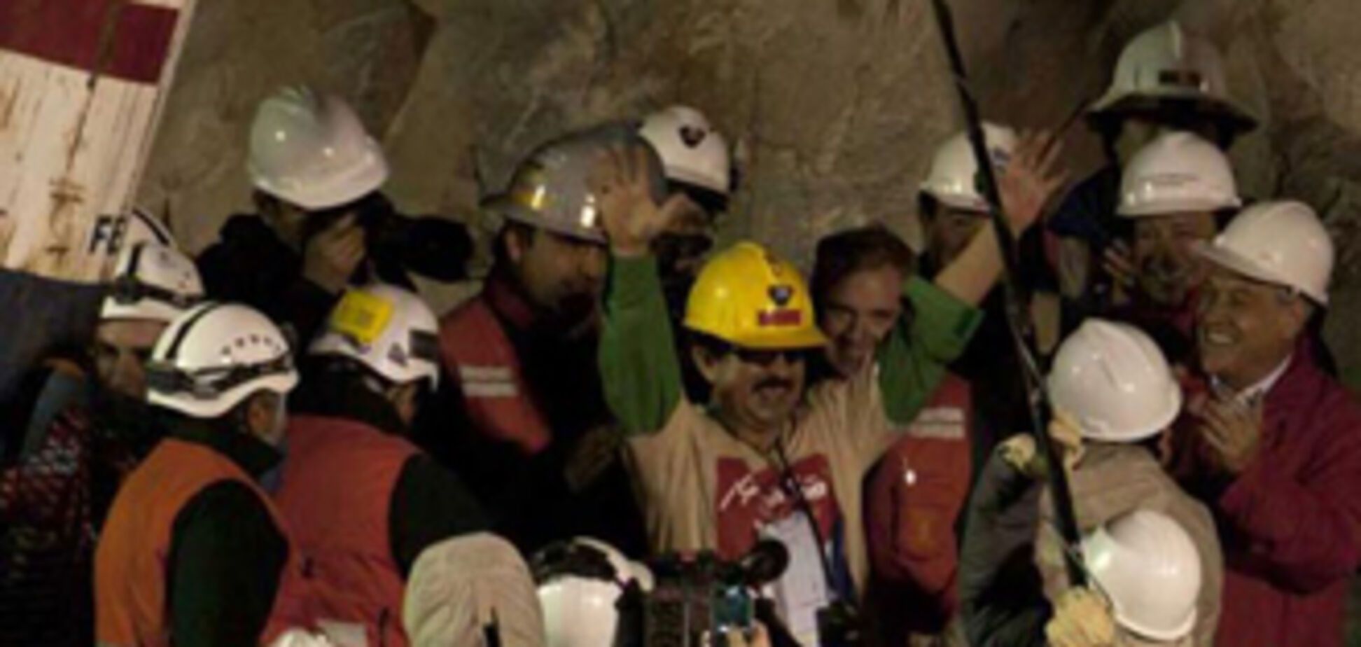 В чилийской шахте снова застряли горняки
