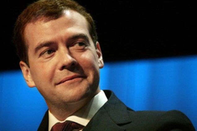 Медведева двигают на второй президентский срок