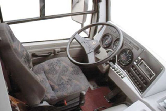 Болтовня водителя по телефону угробила восьмерых пассажиров