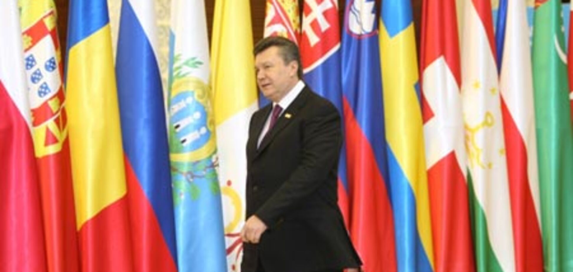 Янукович: альтернативи демократії для України немає