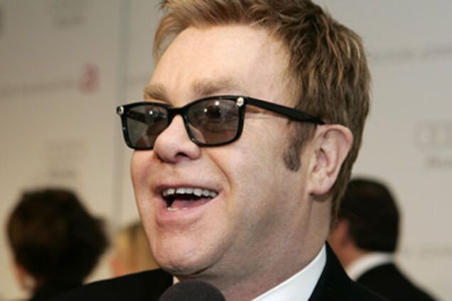 День борьбы по СПИД: Элтон Джон стал редактором