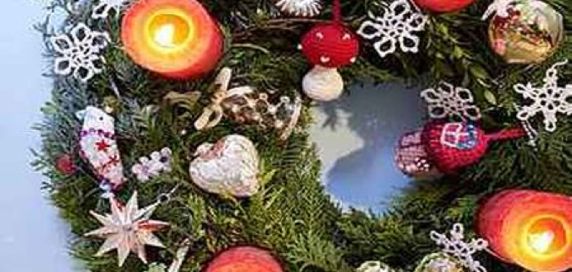 Полиция поймала полуголую воровку с рождественским венком