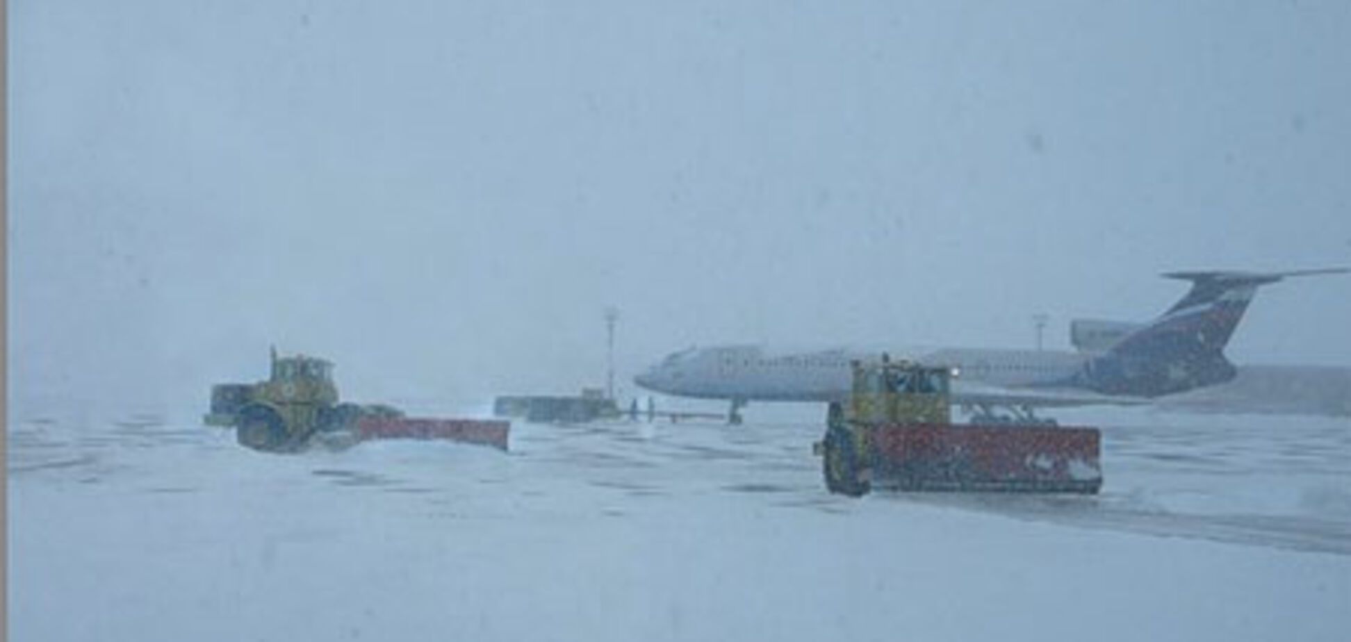 Снігопади блокували роботу аеропортів Європи
