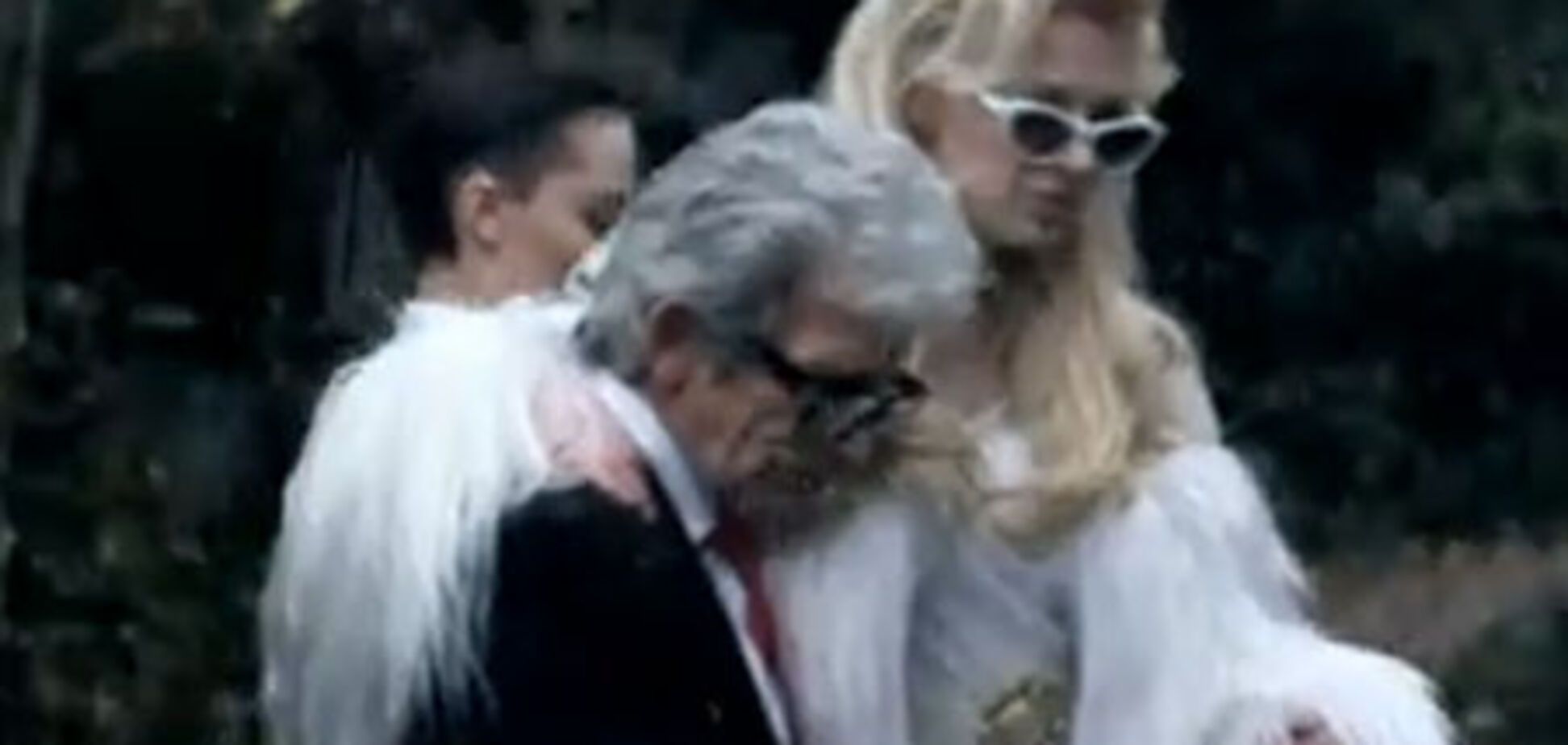 Hurts записали рождественскую песню. ВИДЕО