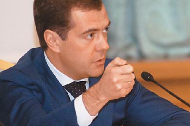 Медведєв не хоче керувати наддержавою