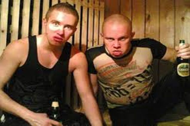 У банды гопников нашли 88 мешков семечек и 15 спорткостюмов