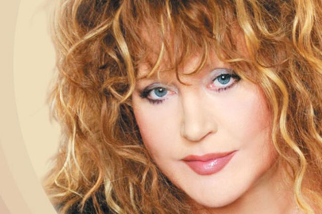 Пугачеву после операции на сердце вел под руки Галкин.ВИДЕО