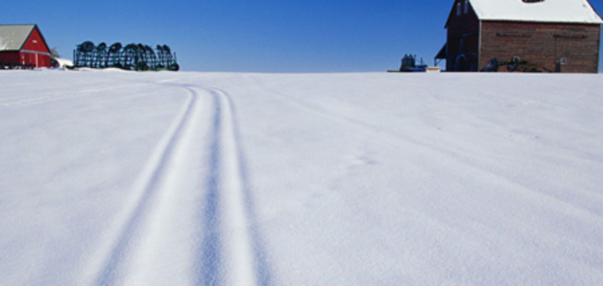 Акушерка пробежала на лыжах 6 км на помощь роженице