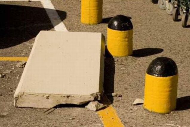 У Москві з 12 поверху впала бетонна плита