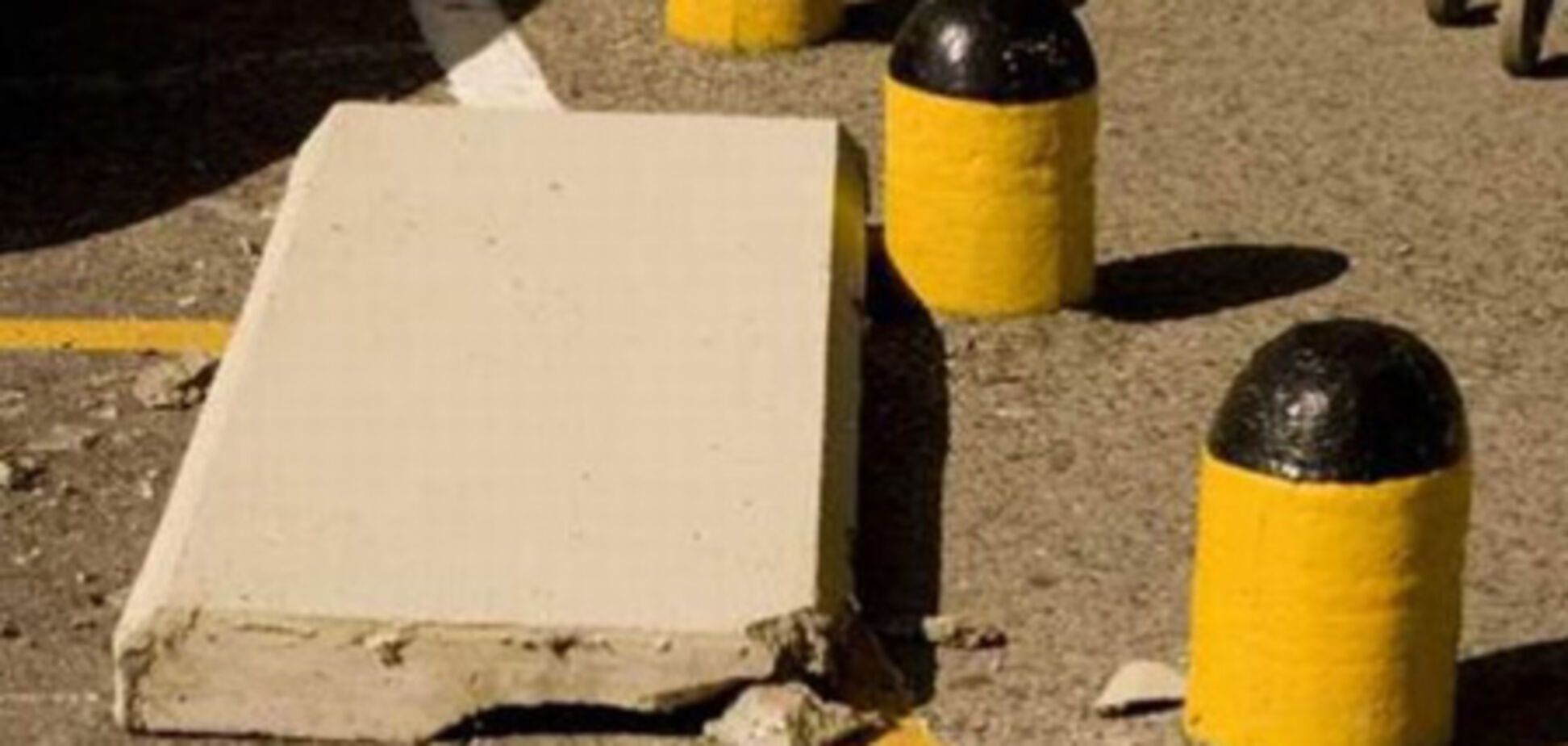 У Москві з 12 поверху впала бетонна плита