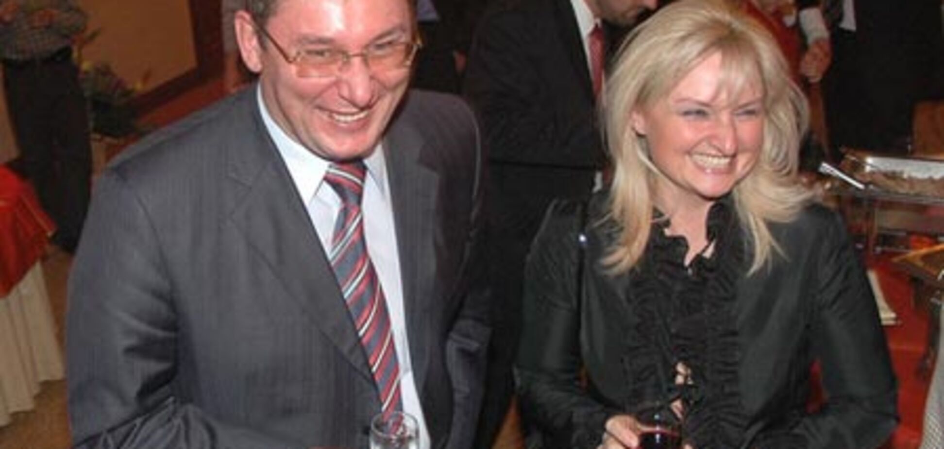 Луценко засудять через його дружини