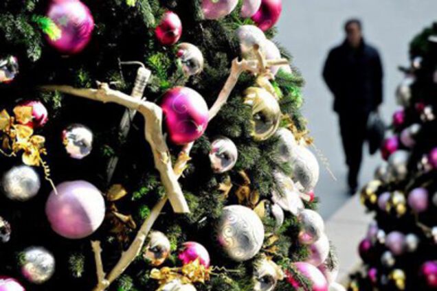 Пьяная россиянка украла с площади новогоднюю елку