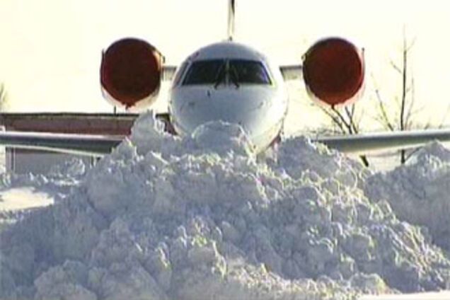 В Украине замело снегом два аэропорта