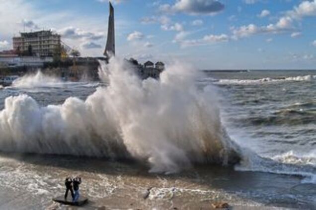 У Криму оголосили штормове попередження, 1 лютого 2010