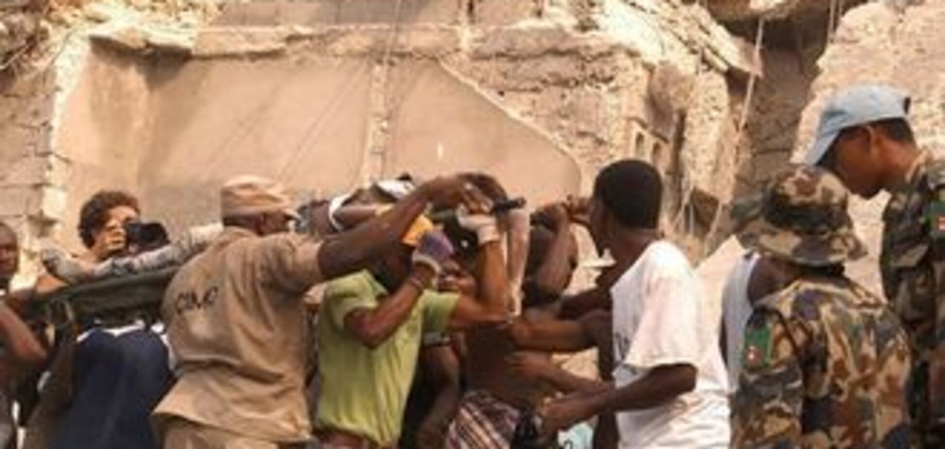 На Гаити похоронили 270 тысяч жертв землетрясения