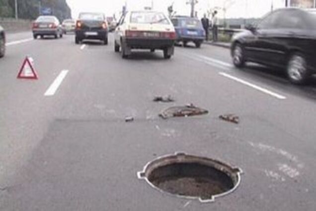 В Харькове массово воруют канализационные люки