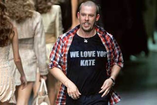 Всемирная звезда моды покончил с собой (ФОТО)