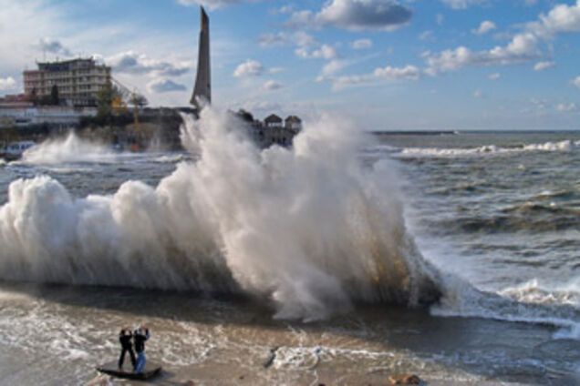 Австралию накрыло - штормом