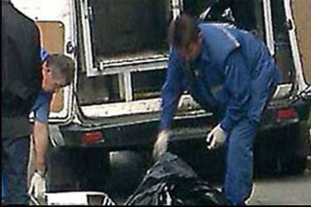 На забитый автобус рухнул электрический кабель