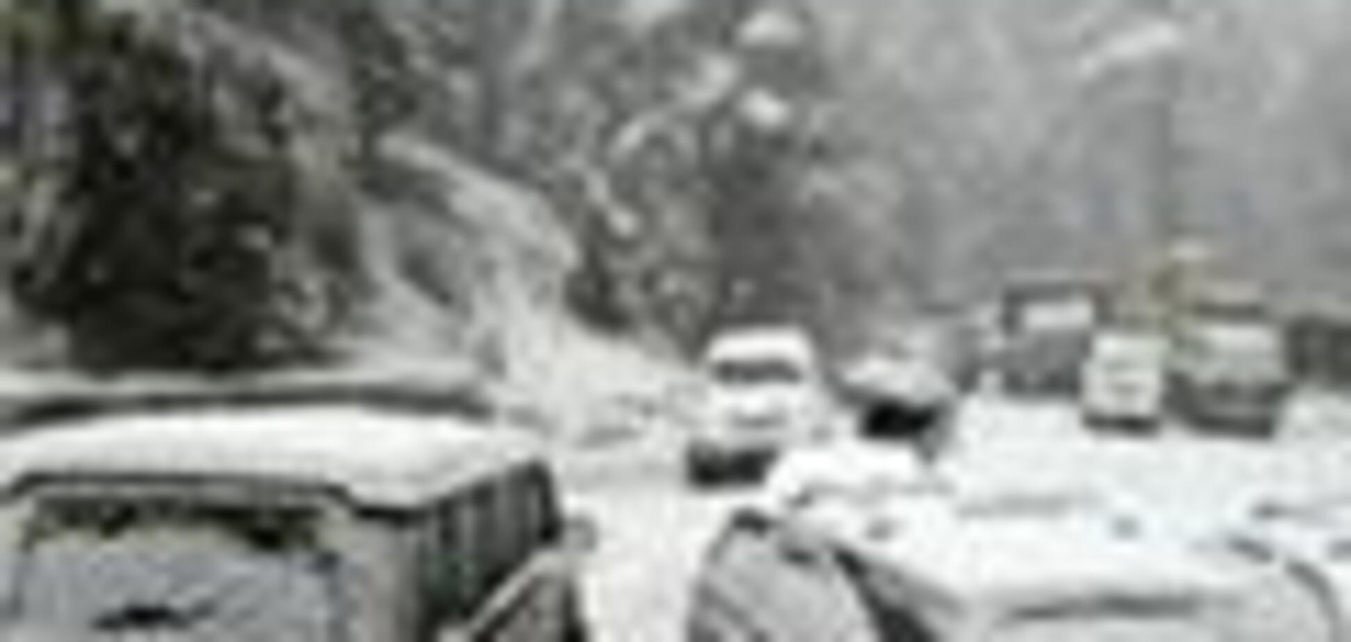 Проезд по автодорогам в 11 областях все еще осложнен