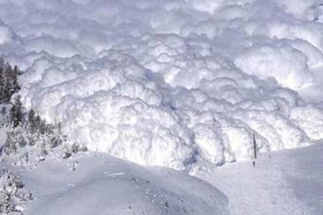 Снежная лавина накрыла целую деревню