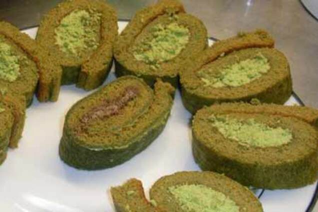 Несладкая японская сладость с зеленым чаем