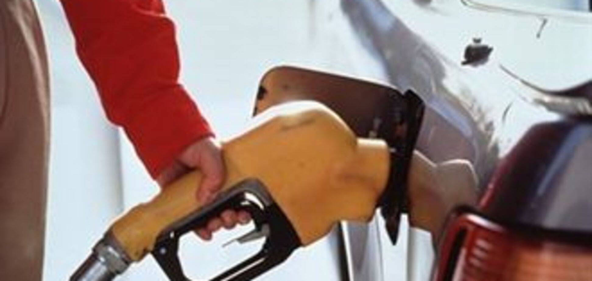 Заправки остались без топлива из-за бастующей таможни