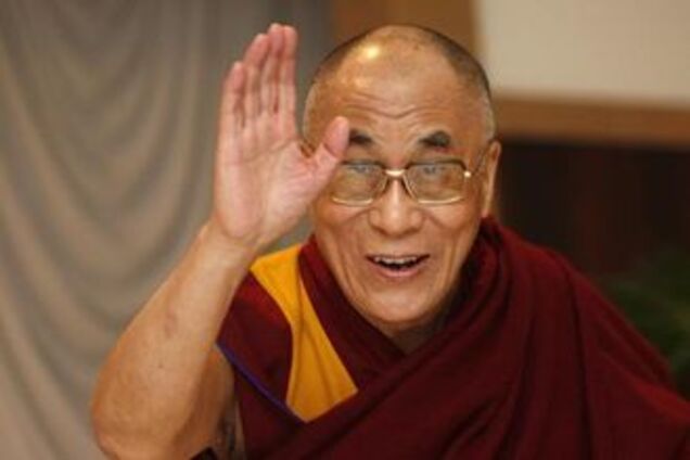 Далай-лама получил награду за демократию