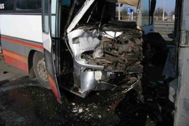 Жертвами столкновения автобусов стали десятки человек