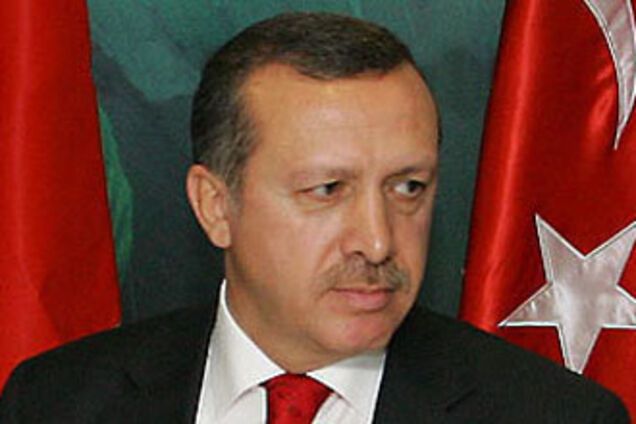 В премьера метнули ботинком. ВИДЕО