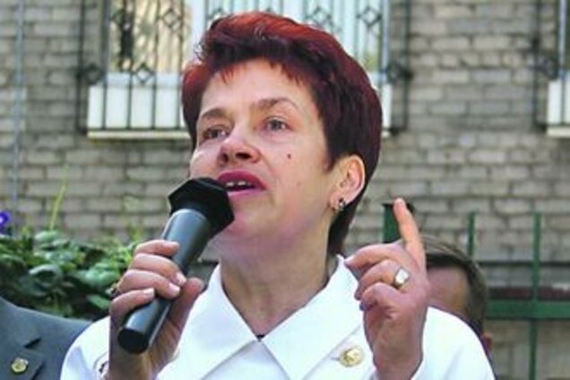 Людмила Янукович станет народной первой леди