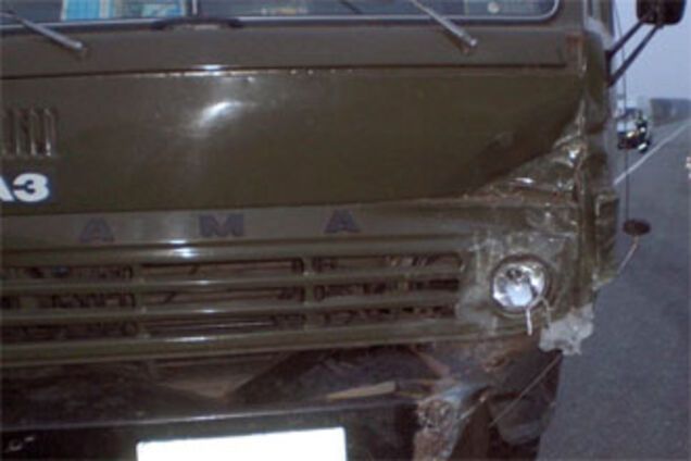 Рейсовый автобус столкнулся с КамАЗом