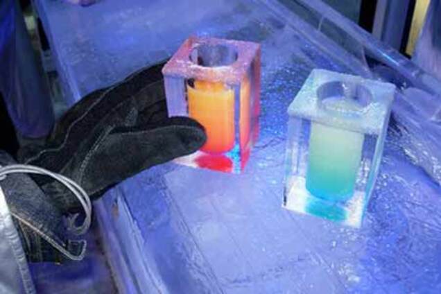 В США открылся бар изо льда для стойких к морозам