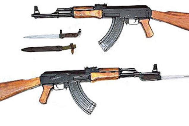 Россия достроит в Ливии завод по 'калашниковым'  