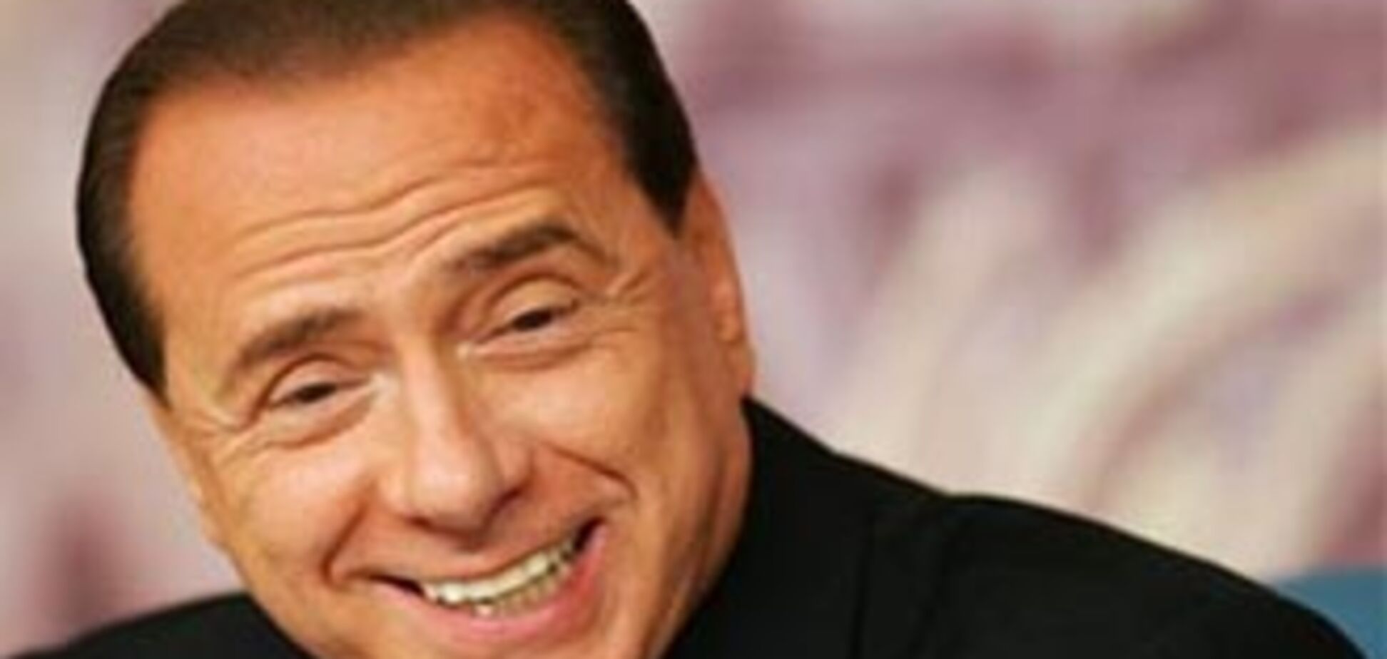 Берлускони рассказывает монахам богохульные анекдоты