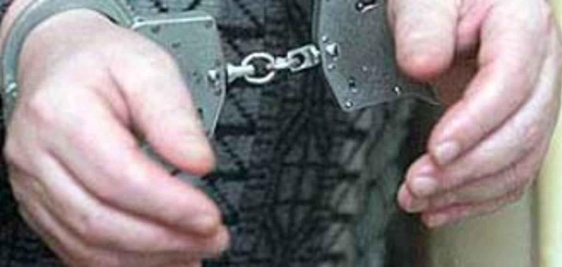 Скинхед покончил с собой в милиции на глазах у отца