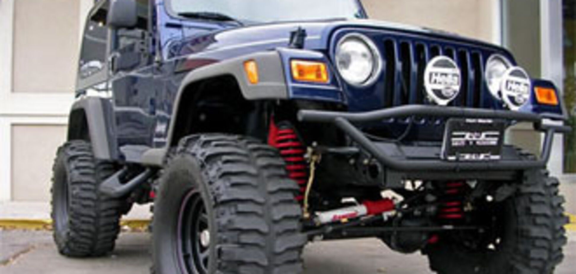 В Запорожье разбили машину наблюдателей ОБСЕ