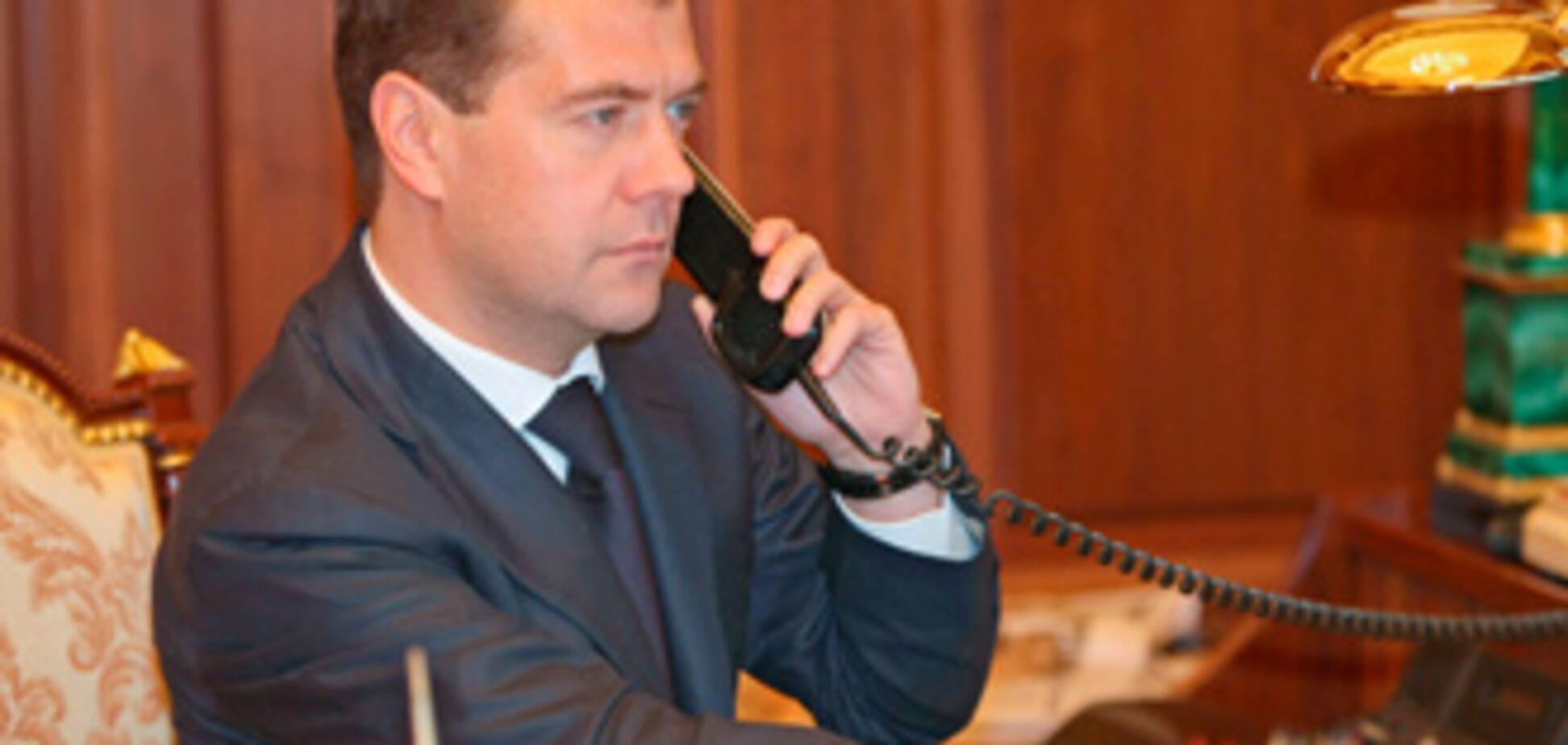 Медведев уже поздравил Януковича