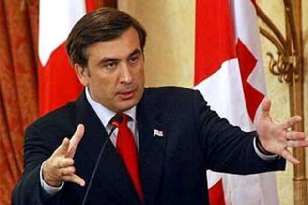 Саакашвили 'пригласил' российские войска в Тбилиси