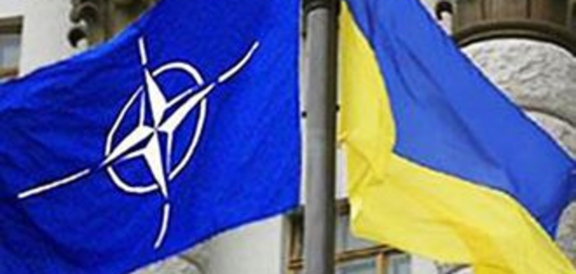 Комуністи не пускають Януковича в НАТО