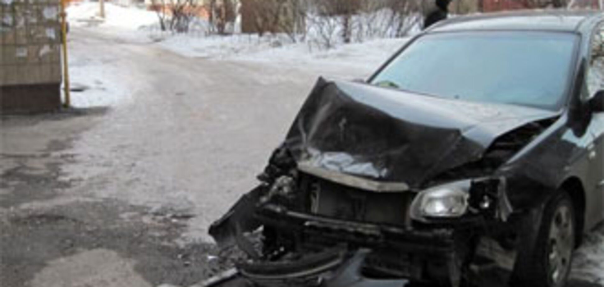 Наркоторговец-офицер СБУ протаранил два автомобиля и сбежал