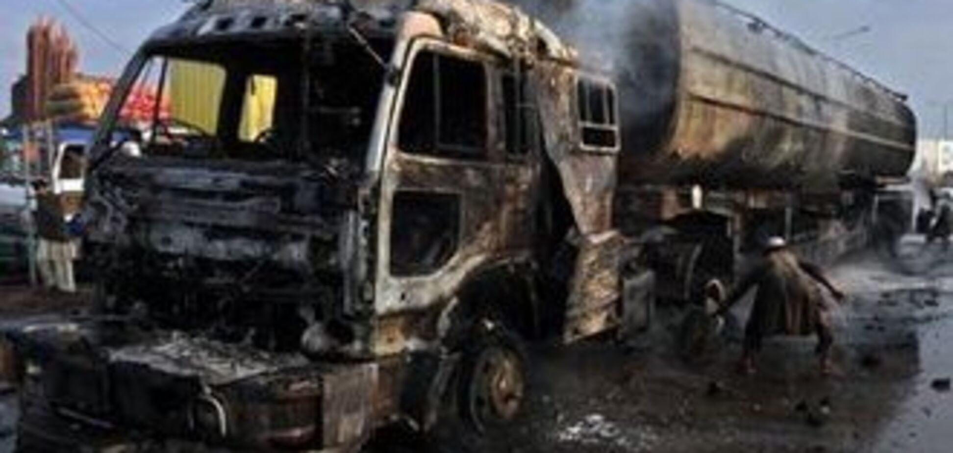 Паливний транспортер НАТО підірвали у Пакистані