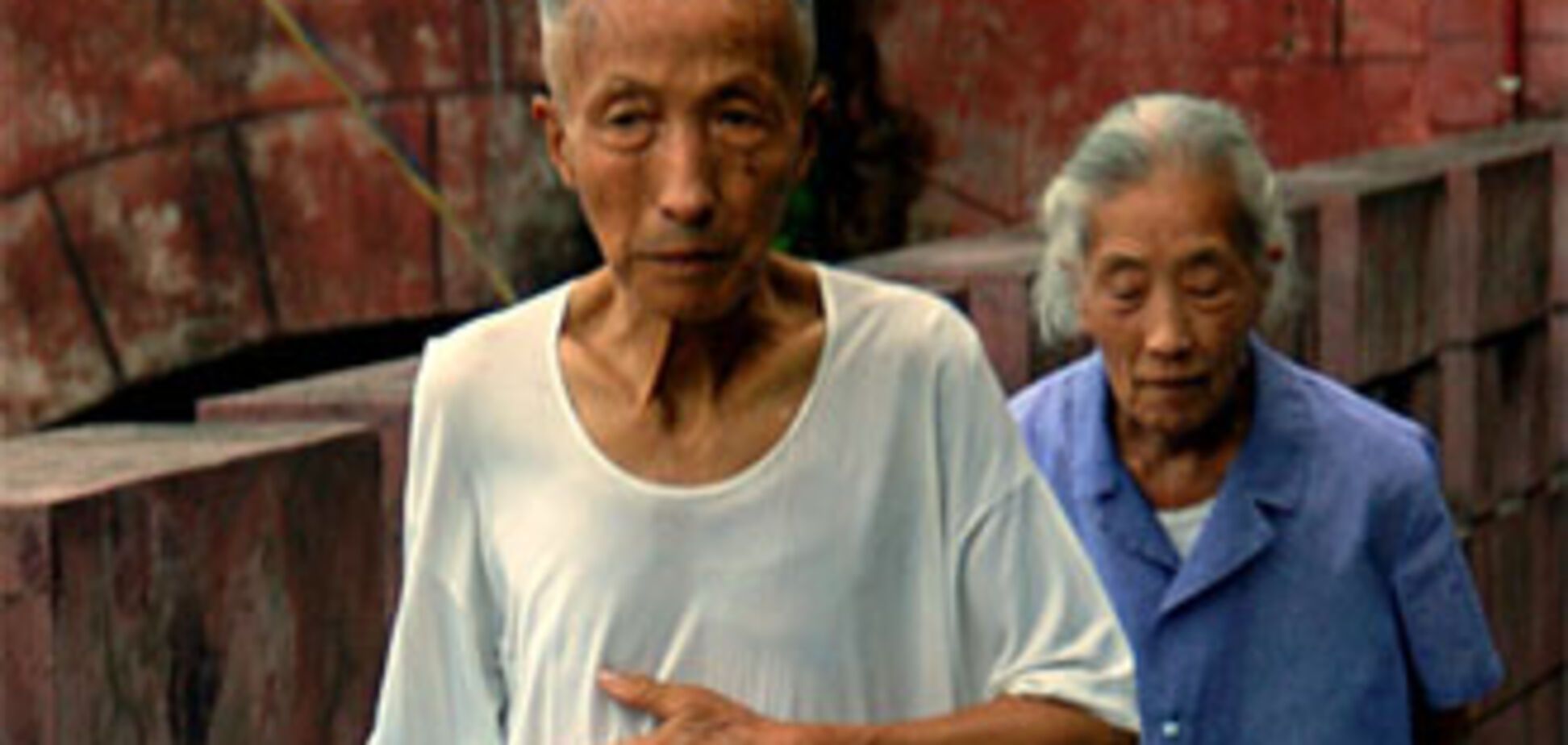 Китай: на севере - потоп и бури, на юге - засуха и голод