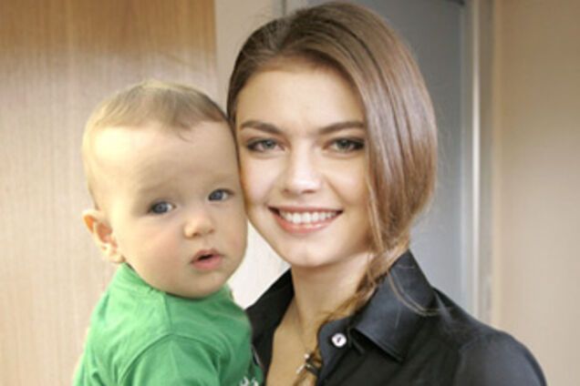 Алина Кабаева показала миру сына Путина. ФОТО