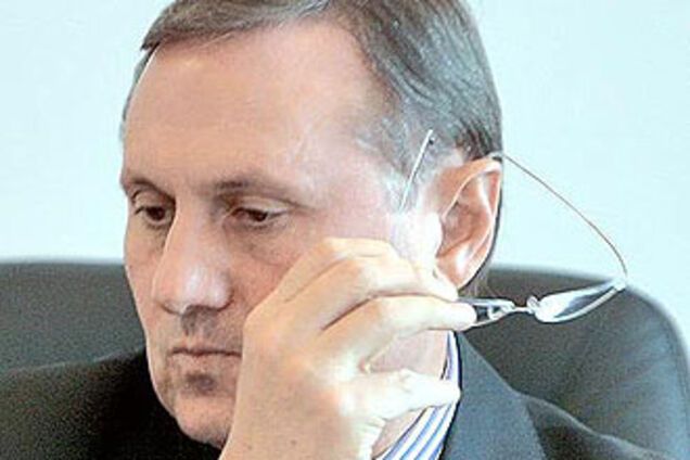 Ефремова нагрузили работой Януковича