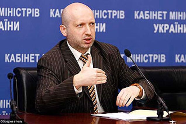 Турчинов обвинил Януковича в измене