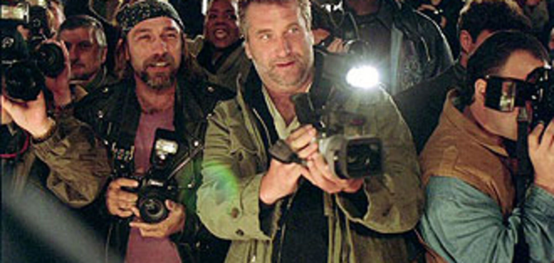 К 8 марта львовских журналисток научили стрелять